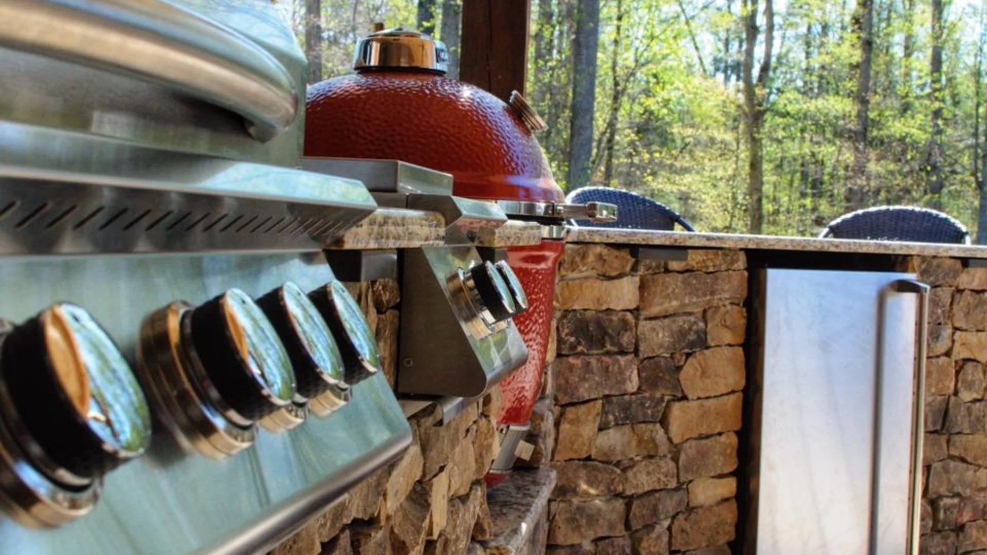 Outdoor custom kitchen built with stone bricks in Greensboro, NC.